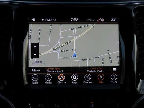 Used 2019 Jeep Cherokee Limited w/ Luxury Group image 21