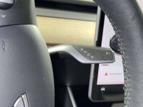 Used 2021 Tesla Model Y Long Range AWD/4WD image 22