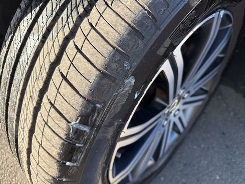 Used 2025 Mercedes-Benz GLE 350 4MATIC image 7