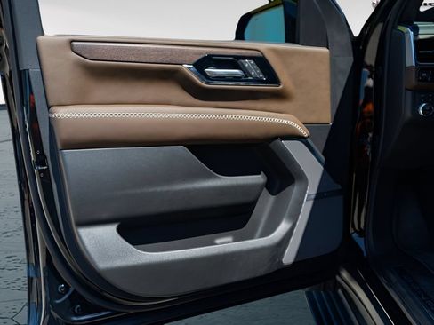 New 2026 GMC Yukon XL Denali Ultimate w/ LPO, Floor Liner Package AWD/4WD image 18