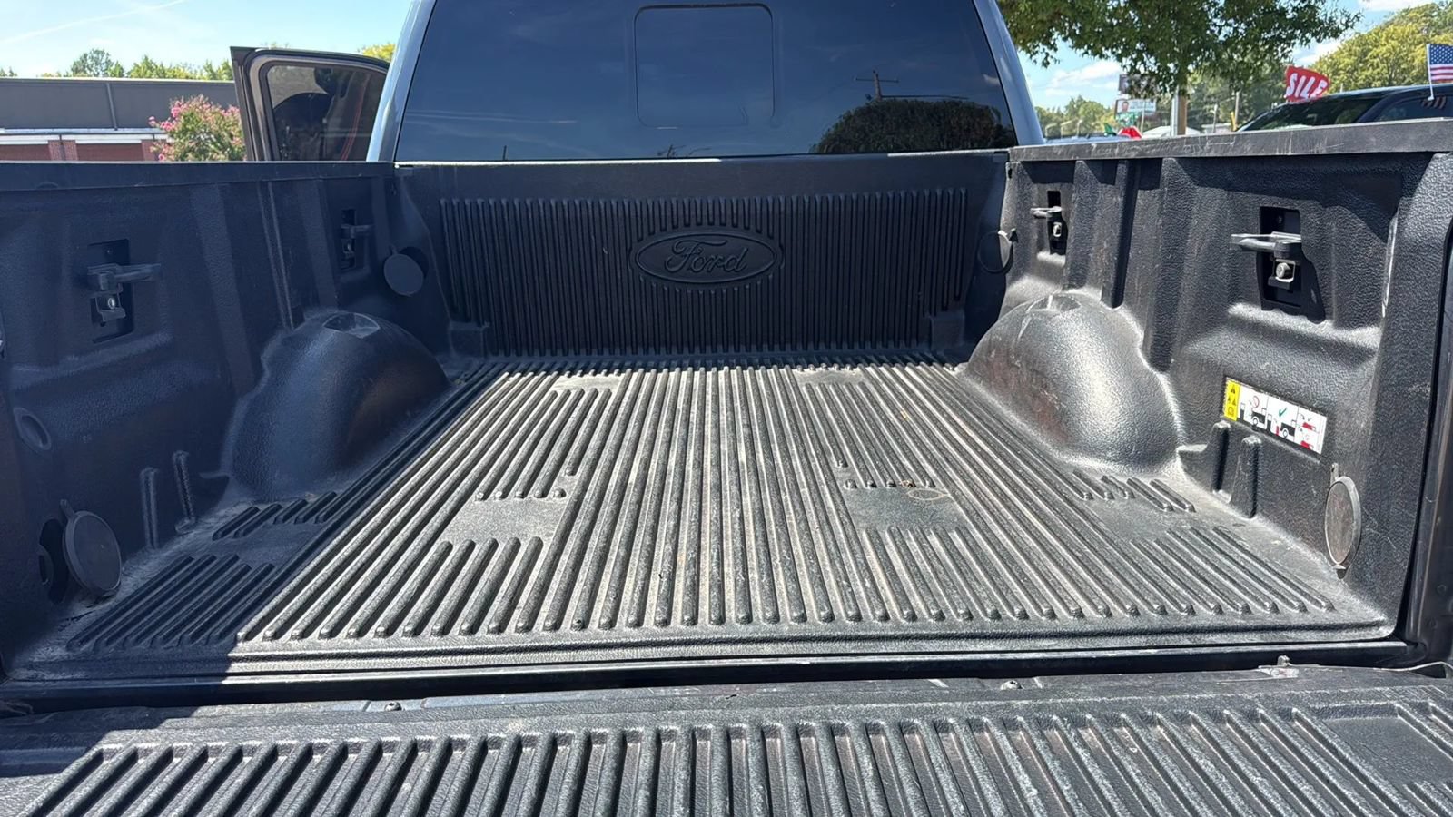 Used 2019 Ford F150 Lariat w/ Equipment Group 502A Luxury AWD/4WD image 24