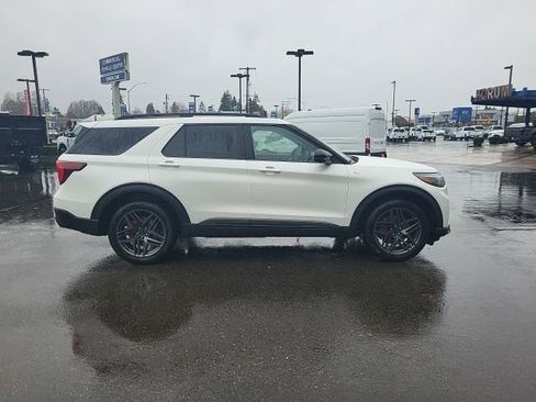 New 2026 Ford Explorer ST-Line w/ ST-Line Street Pack image 8