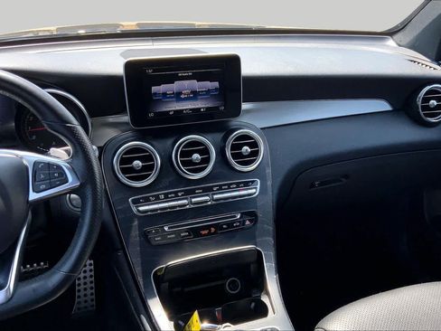 Used 2019 Mercedes-Benz GLC 300 image 7