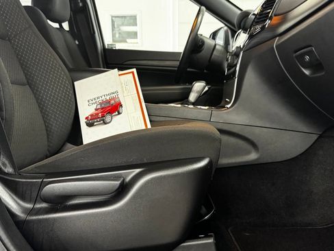 Certified 2022 Jeep Grand Cherokee Laredo E RWD image 6