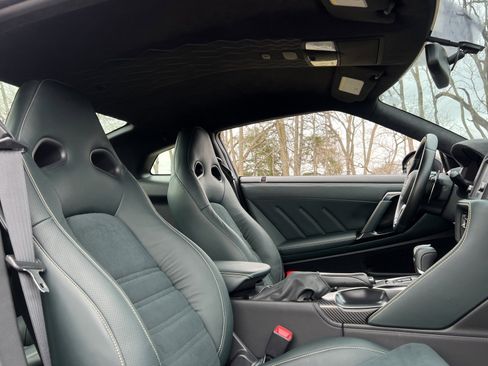 Used 2024 Nissan GT-R T-spec w/ T-Spec Takumi Edition image 39