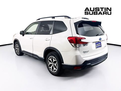 Used 2021 Subaru Forester Premium image 5