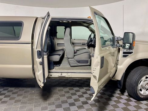 Used 2010 Ford F250 XL image 25