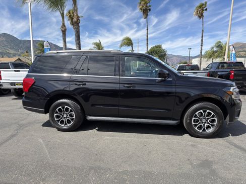 Used 2024 Ford Expedition XLT AWD/4WD image 9