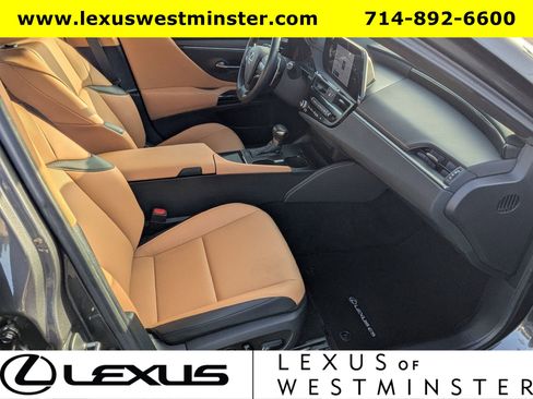 Certified 2025 Lexus ES 350 image 5