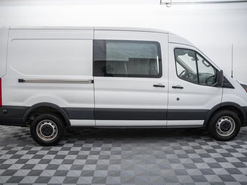 Used 2018 Ford Transit 250 148 Medium Roof RWD image 4