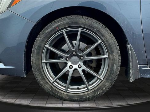 Used 2015 Subaru Legacy 2.5i Limited AWD/4WD image 27