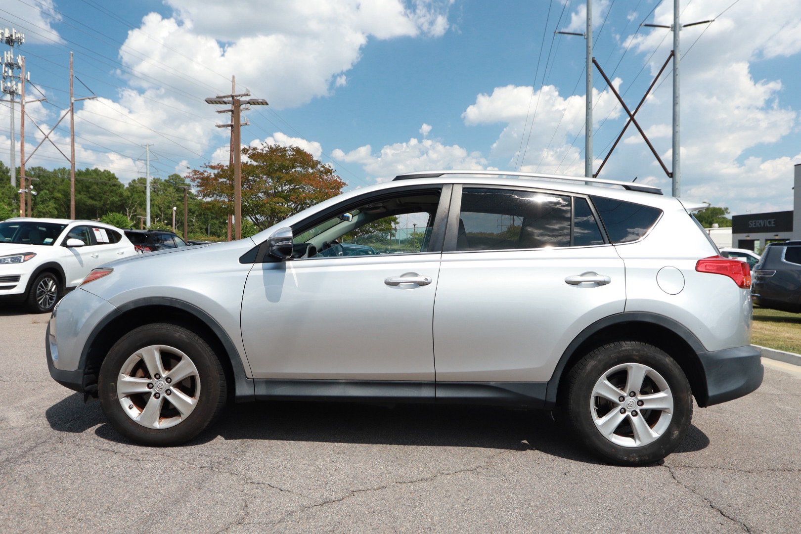 Used 2014 Toyota RAV4 XLE FWD image 2