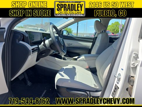Used 2025 Hyundai Tucson SE AWD/4WD image 6