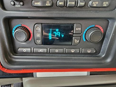 Used 2003 GMC Sierra 1500 SLT w/ SLT Preferred Equipment Group AWD/4WD image 45