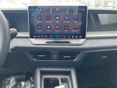 New 2026 Volkswagen Tiguan SE AWD/4WD image 36