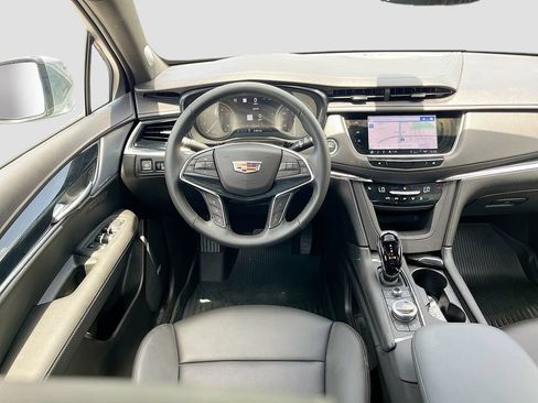 Used 2025 Cadillac XT5 Premium Luxury w/ Technology Package AWD/4WD image 24