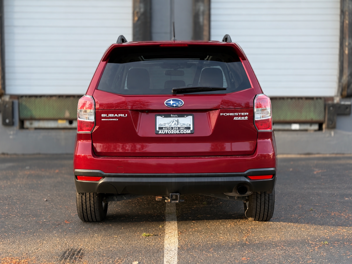 Used 2014 Subaru Forester 2.5i Limited AWD/4WD image 4
