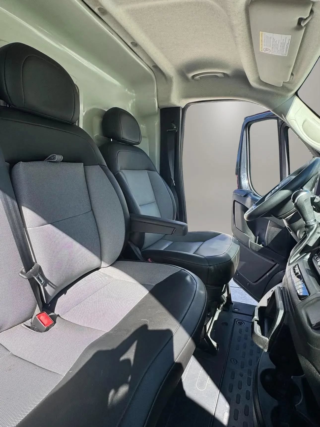 Used 2023 RAM ProMaster 2500 FWD image 28