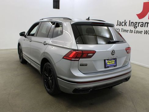 Certified 2022 Volkswagen Tiguan SE R-Line image 3