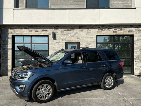 Used 2019 Ford Expedition Limited w/ Special Edition Package AWD/4WD image 24