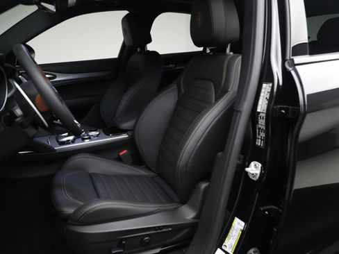 New 2025 Alfa Romeo Stelvio Sprint image 20