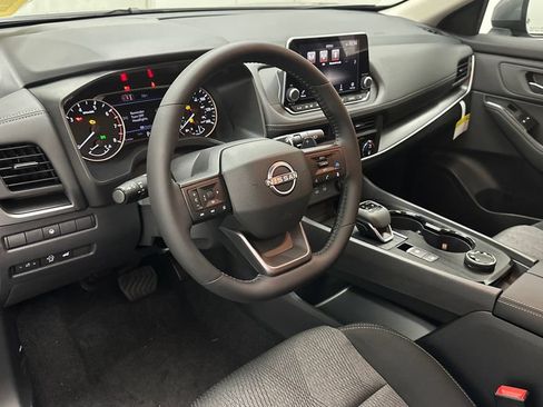 New 2026 Nissan Rogue SV AWD/4WD image 17