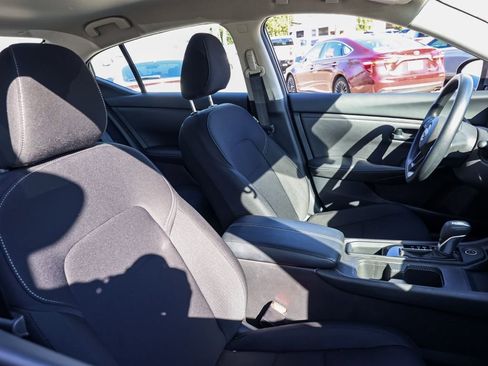 Used 2025 Nissan Sentra S image 20