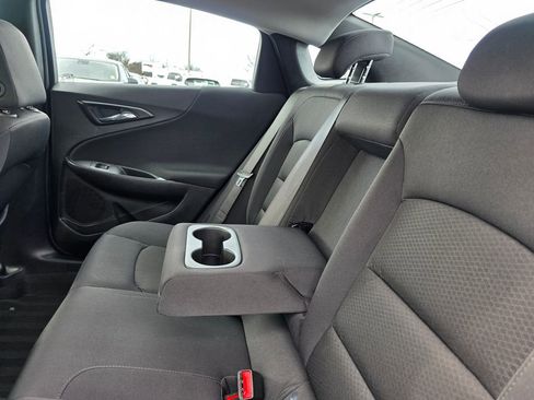 Used 2025 Chevrolet Malibu LT image 32