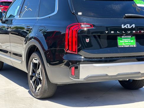 Used 2025 Kia Telluride S FWD image 5