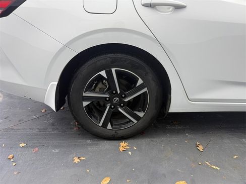 Used 2024 Nissan Sentra SV image 35