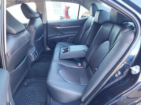 Used 2021 Toyota Camry XLE AWD/4WD image 18