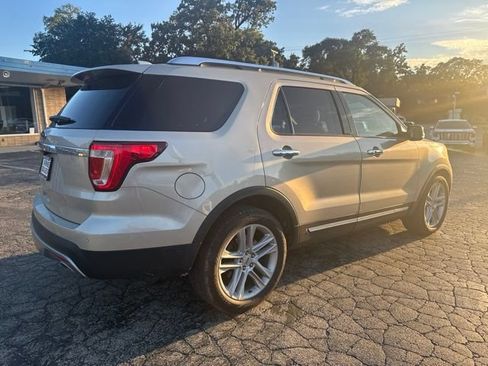 Used 2017 Ford Explorer Limited w/ Equipment Group 301A FWD image 5