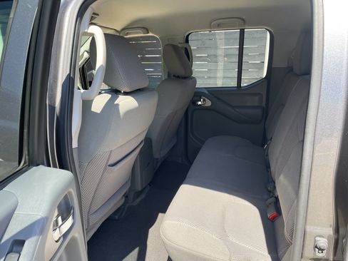 Used 2016 Nissan Frontier SV RWD image 16