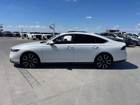 Used 2024 Honda Accord Touring image 4