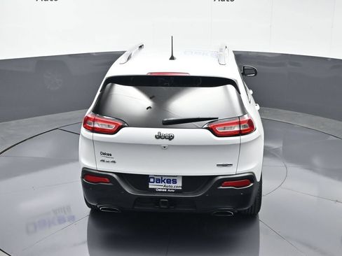 Used 2018 Jeep Cherokee Latitude Plus w/ Cold Weather Group AWD/4WD image 50