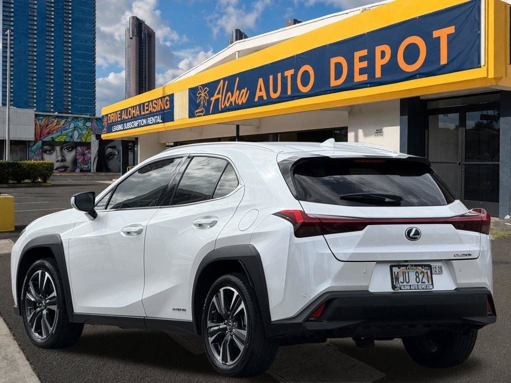 Used 2022 Lexus UX 250h AWD/4WD image 3