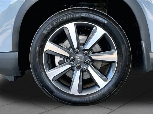Used 2025 Honda Pilot Touring image 11