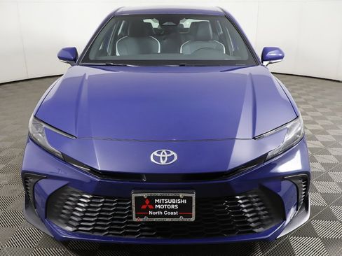 Used 2025 Toyota Camry SE image 9