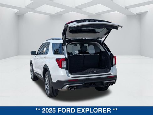 Used 2025 Ford Explorer Platinum w/ Ultimate Package AWD/4WD image 13