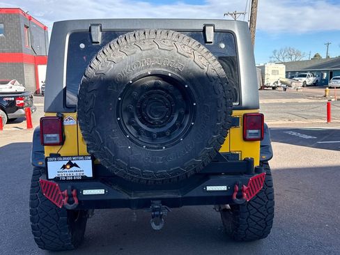 Used 2015 Jeep Wrangler Unlimited Rubicon w/ Connectivity Group image 6