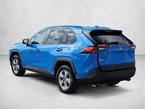 Used 2020 Toyota RAV4 XLE w/ Convenience Package FWD image 8