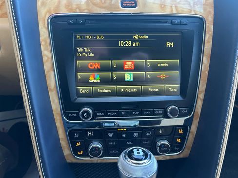 Used 2015 Bentley Flying Spur V8 image 10