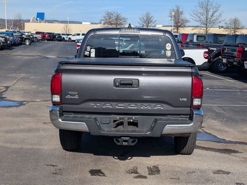 Used 2021 Toyota Tacoma 4x4 Double Cab image 6