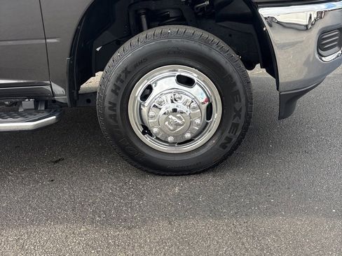 Used 2024 RAM 3500 Tradesman w/ Chrome Appearance Group image 37