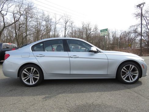 Used 2017 BMW 330i xDrive Sedan image 4