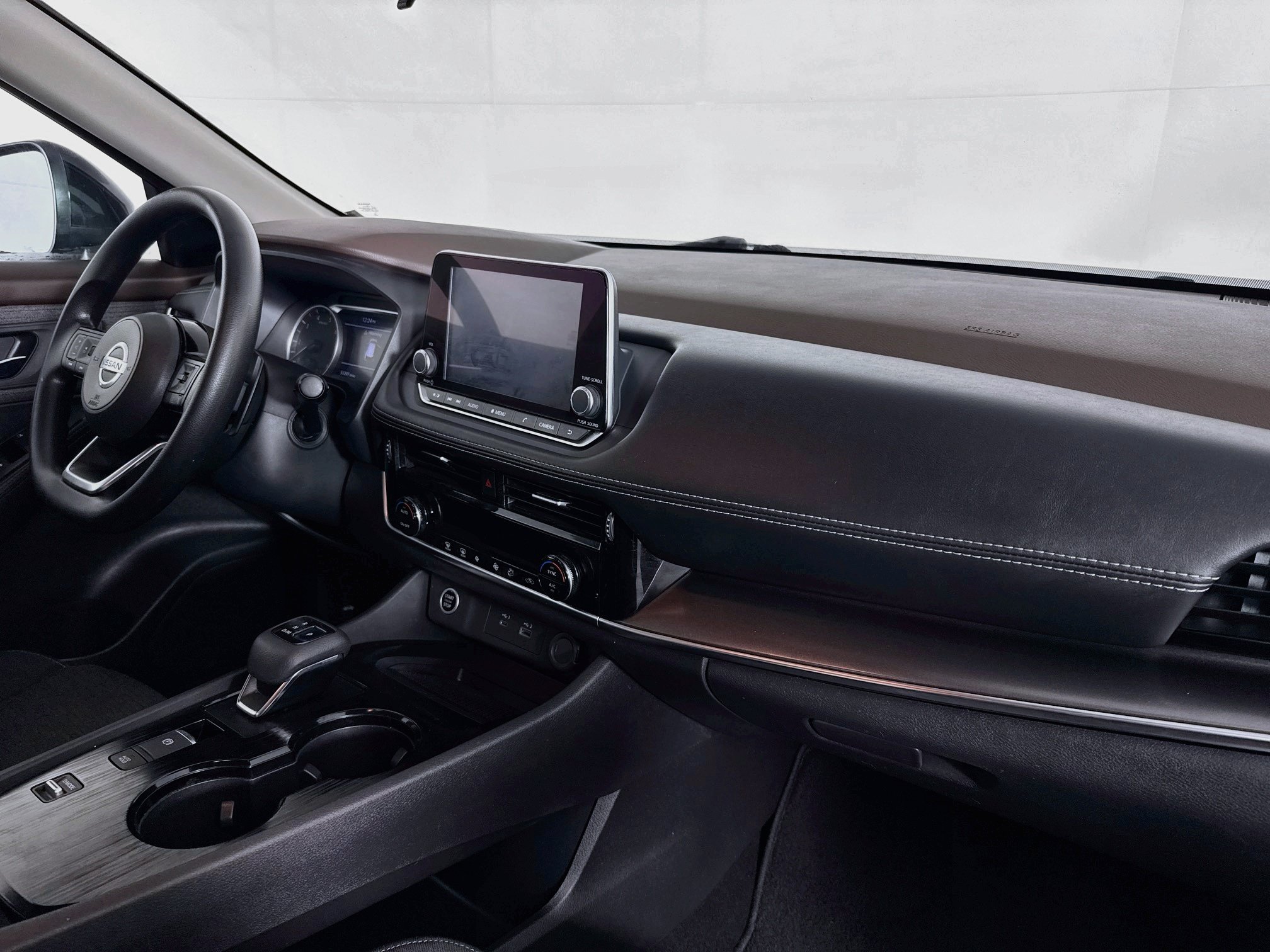 Used 2021 Nissan Rogue SV FWD image 48