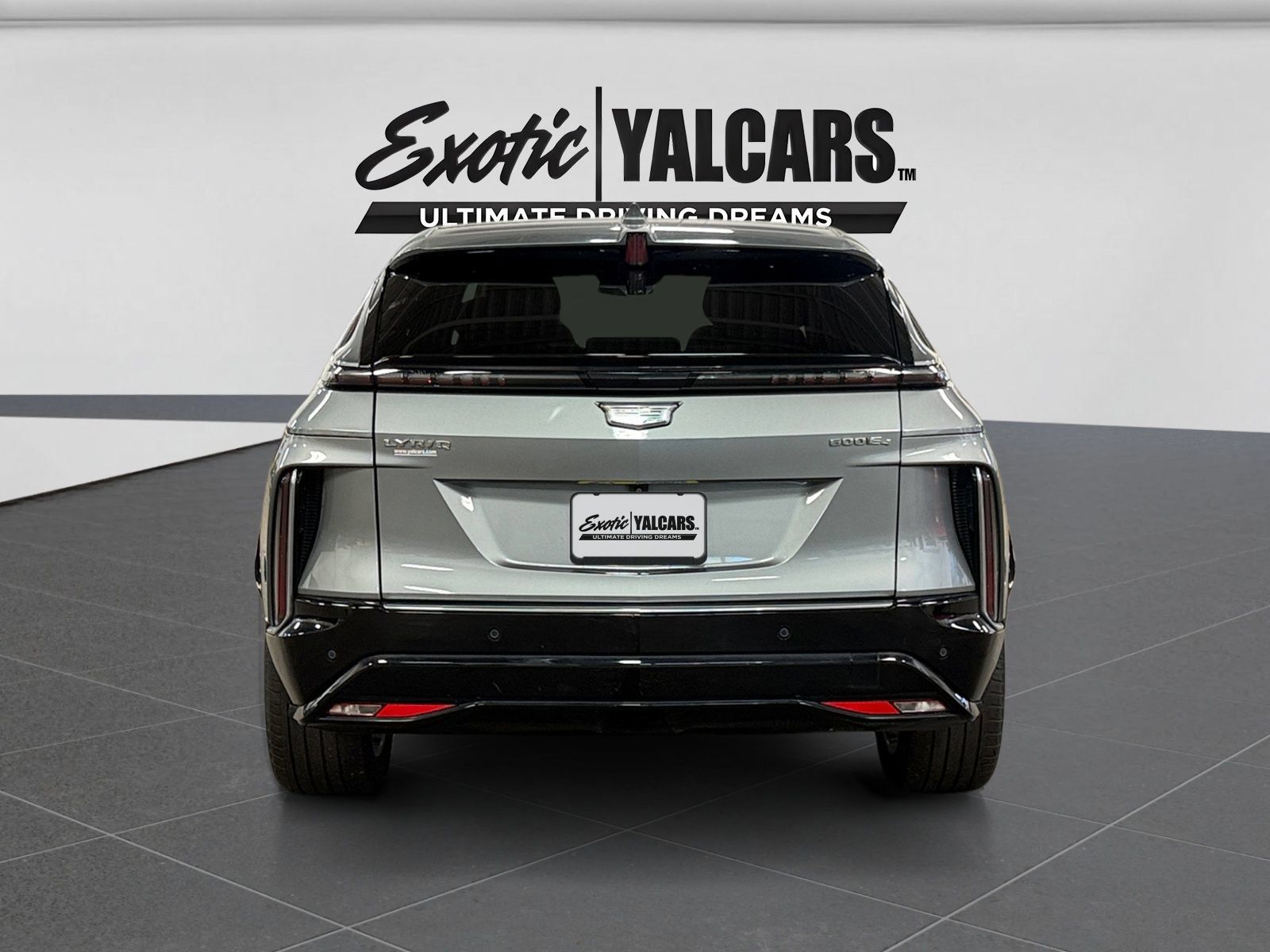 Used 2024 Cadillac Lyriq Luxury AWD/4WD image 4