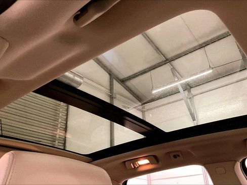 Used 2015 Cadillac SRX Luxury image 22