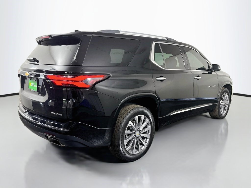 Used 2023 Chevrolet Traverse Premier FWD image 10