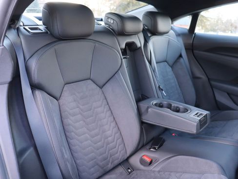 Used 2022 Audi e-tron GT Premium Plus image 16